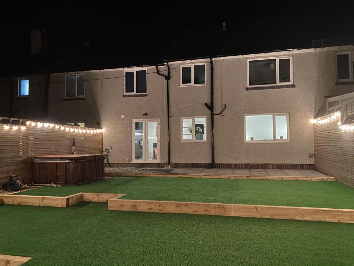 No40Barmouth-Modern,Spacious&Hot Tub Exterior photo