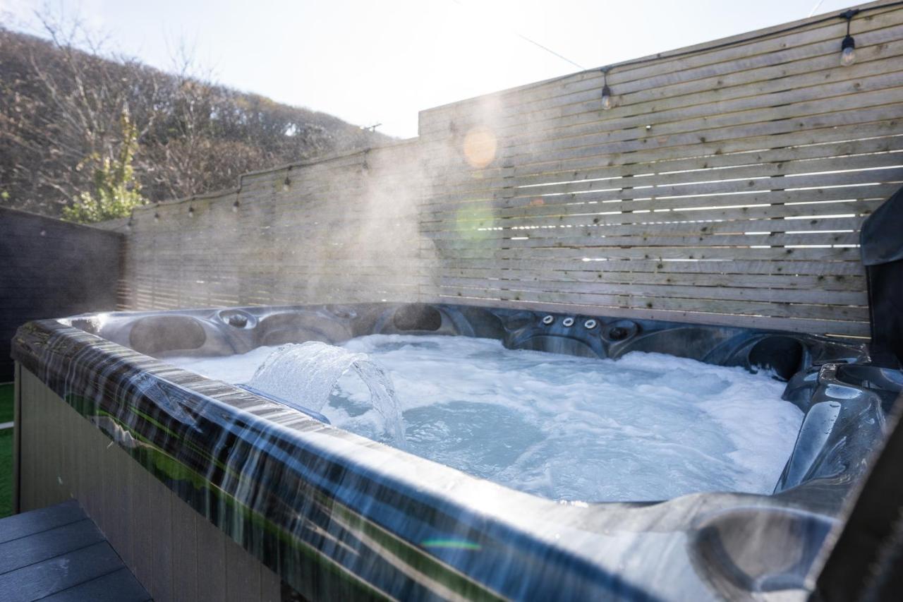 No40Barmouth-Modern,Spacious&Hot Tub Exterior photo